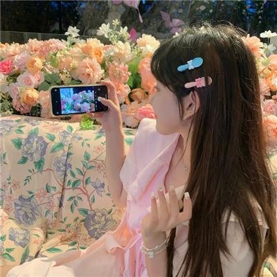 他从火光中走来